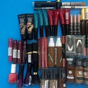 Makeup Box on Clearance – 70 Items